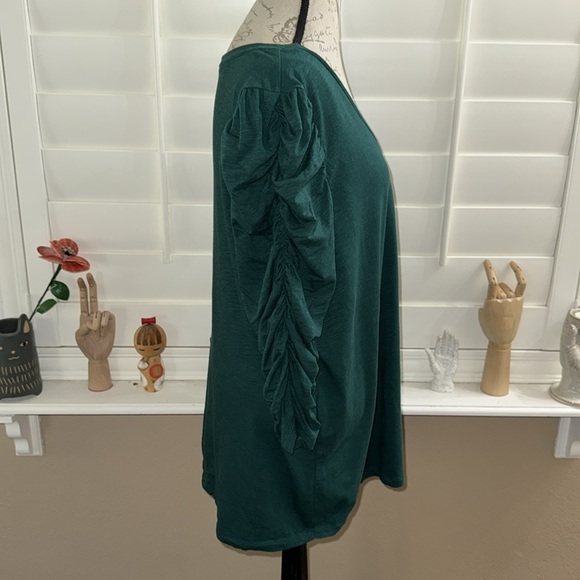 Torrid Super Soft Slub V-Neck Cinched Sleeve Tee Green - Picture 4 of 11